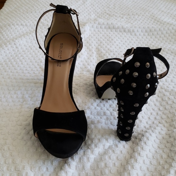 *Last Chance* Velvet Studded Heels - Picture 2 of 2